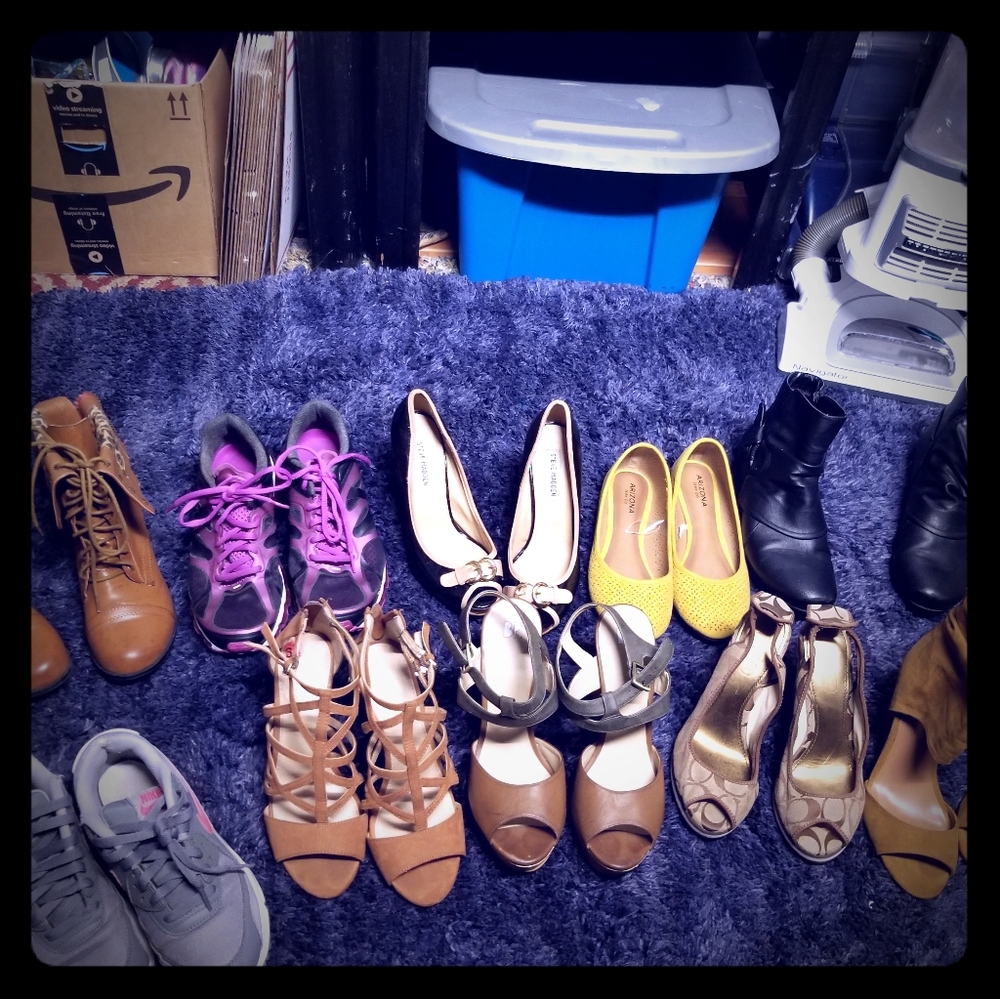 Assorted shoes